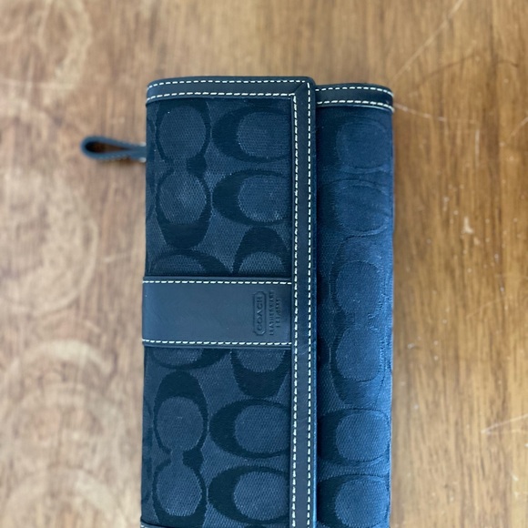 Coach - Picture 2 of 4